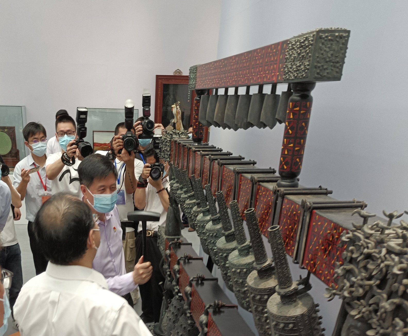 上海非遺展，文旅部領導奏響隨州青銅編鐘